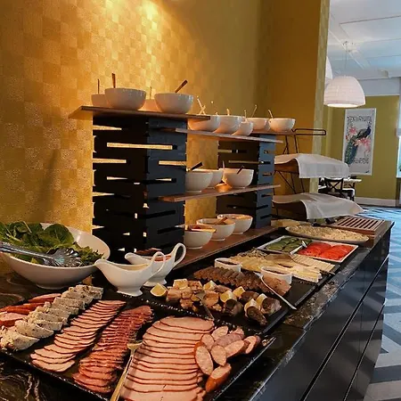 Отель Palac Lebunia