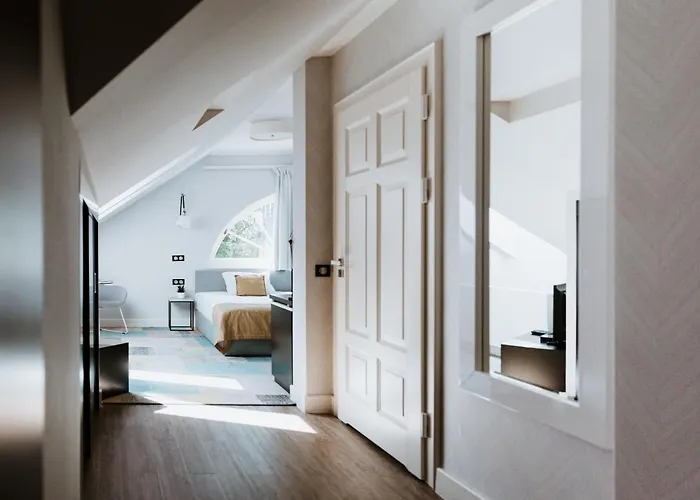 Pałac łebunia Hotel Lebunia